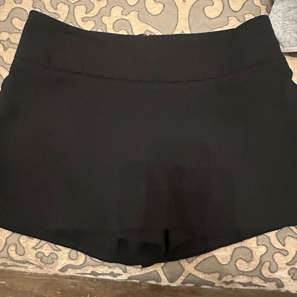 Express Women's Black Skort